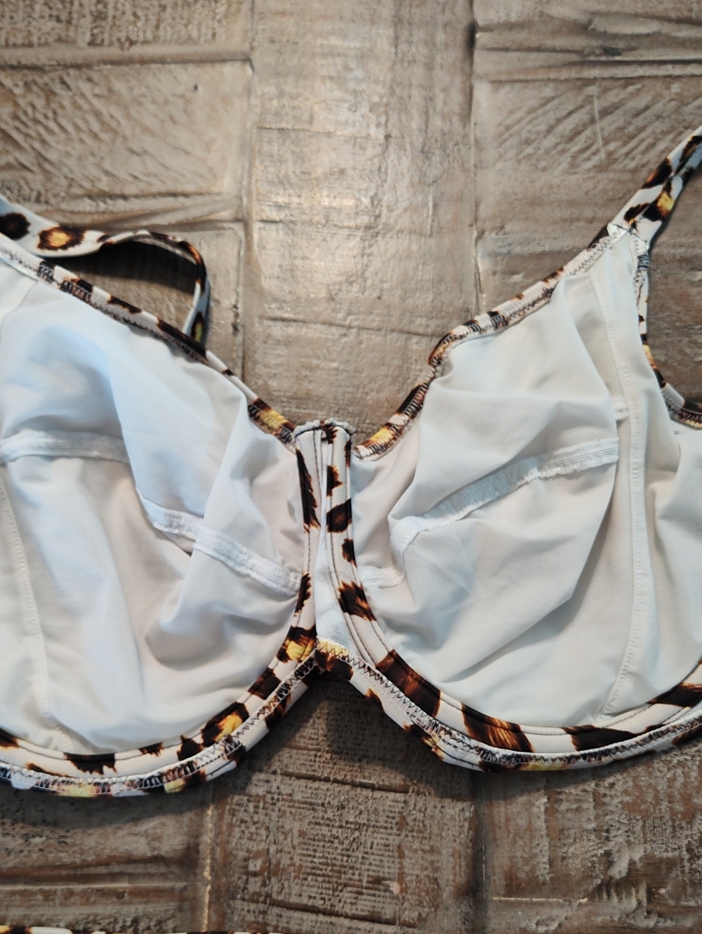 Leopard Print Bikini Set - 36G Top And 16 Bottoms - Picture 6 of 6